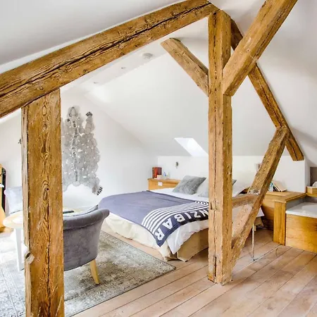 Demeure Opus Bed & Breakfast