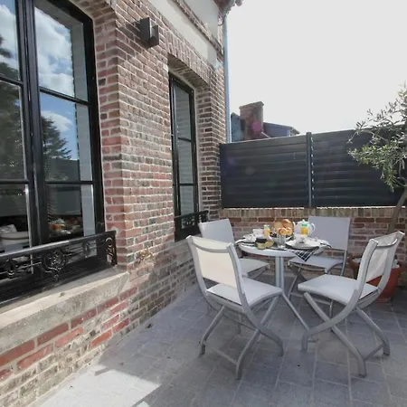 Demeure Opus Bed & Breakfast