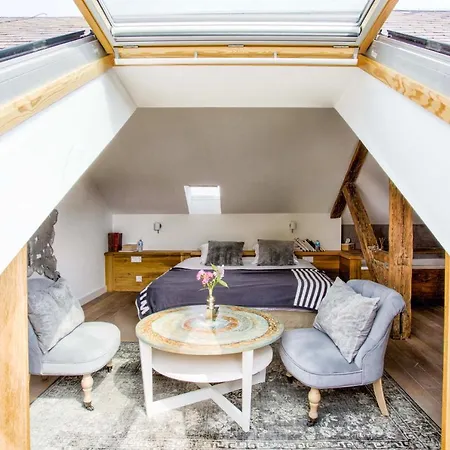 Demeure Opus Bed & Breakfast