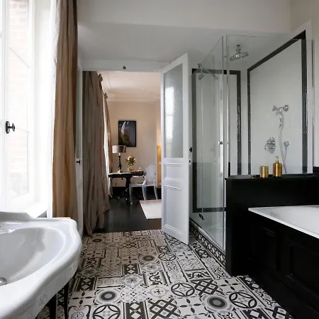 Demeure Opus Bed & Breakfast *